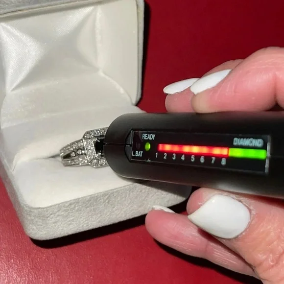 2.00cts Black & White diamond ring - Picture 9 of 15